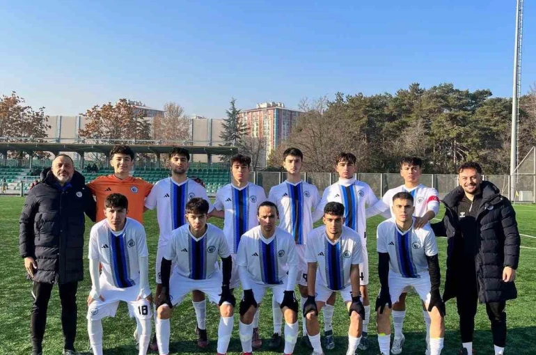 Erciyes 38 FK , U18 takımı 14’de 14 yaptı 