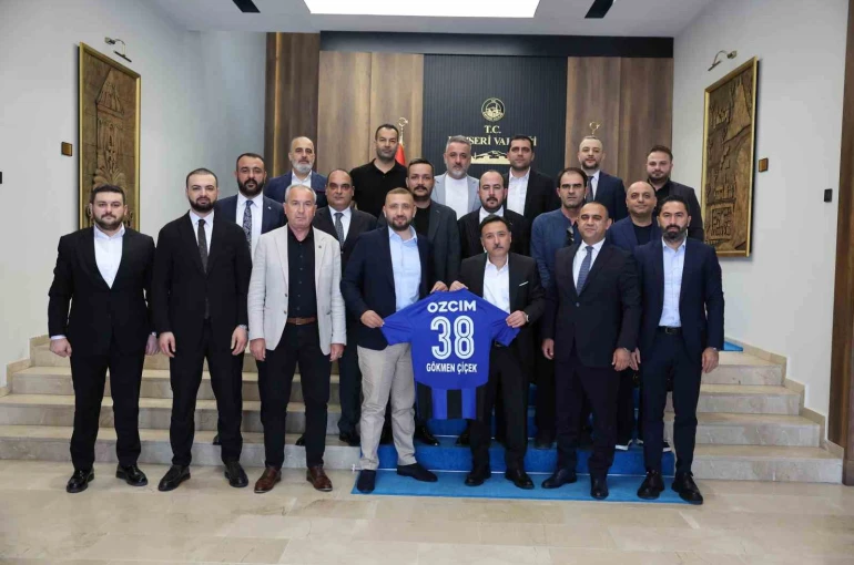 Erciyes 38 FK yönetiminden Vali Çiçek’e ziyaret