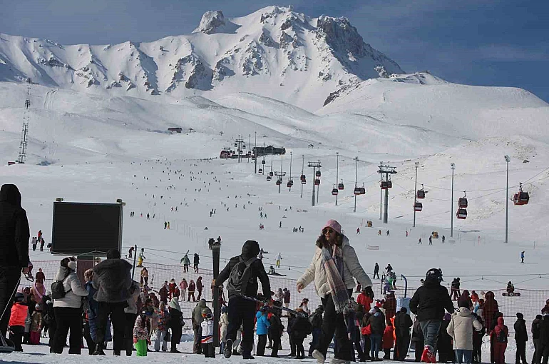 Erciyes’e sömestir bereketi: 1.4 milyon turist ziyaret etti 