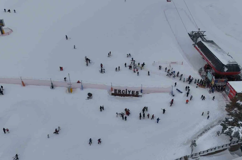 Erciyes’e ziyaretçi akını 