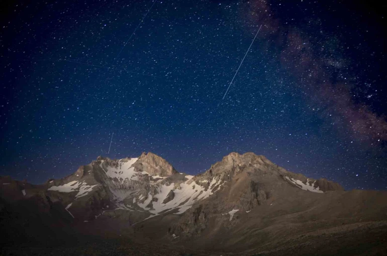 Erciyes’te Perseid Meteor Yağmuru görsel şölen oluşturdu