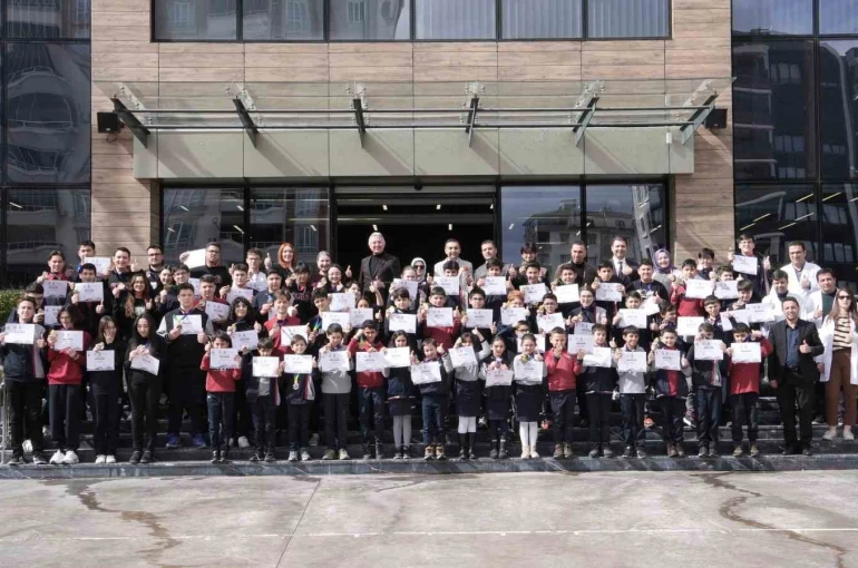 Erdem Koleji’nden AMO’da 74 madalya ile zirvede 