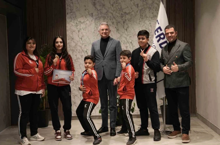 Erdem Koleji’nden karatede tarihi başarı 