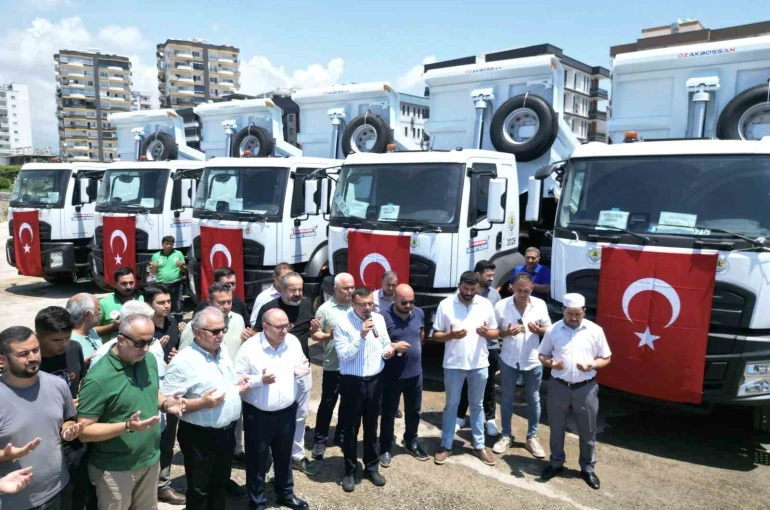 Erdemli Belediyesi hizmet filosuna 10 yeni kamyon 