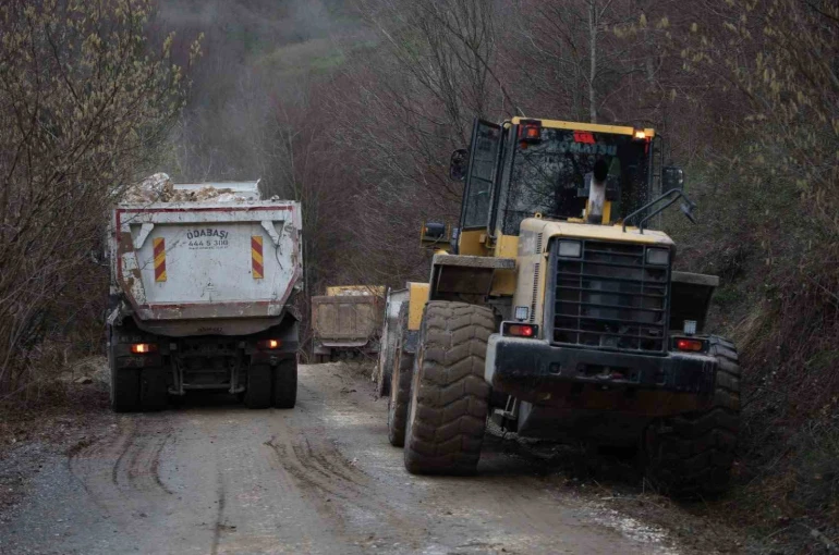 Erdemli Köyü’nde heyelana hızlı müdahale 