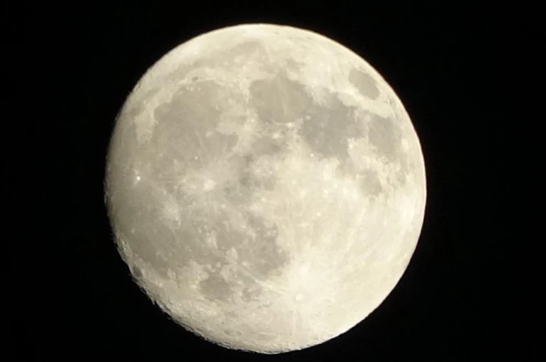 Erek Dağı dolunayda görsel şölen oluşturdu