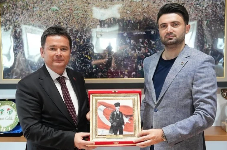 Erkan Aydın’dan Bursaspor’a moral ziyareti 