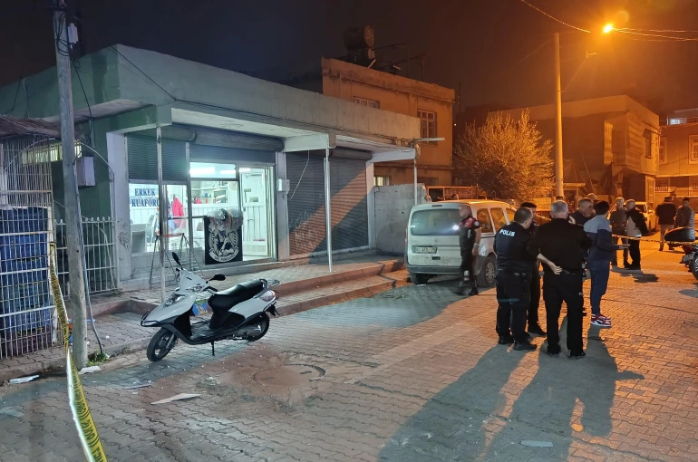 Erkek kuaföründeki silahlı kavgada 7 yaralı