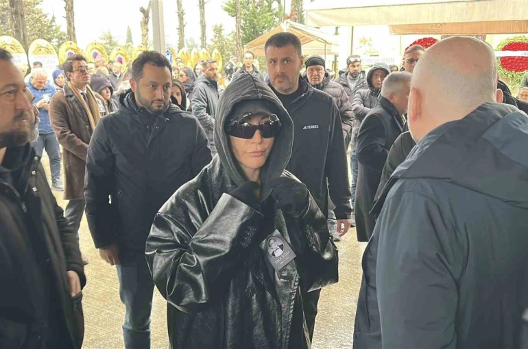 Erol Köse son yolculuğuna uğurlanıyor 