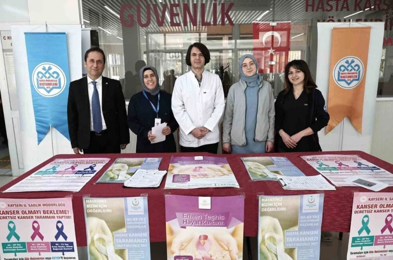 ERÜ Hastanelerinden, Meme Kanseri Farkındalık Standı 