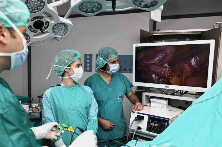 ERÜ Hastanelerine kazandırılan son teknoloji laparoskopi cihazları ile tedaviler daha da kolaylaşacak 