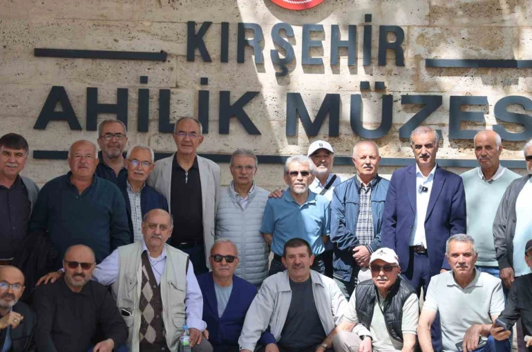ERÜ İlahiyat Fakültesi 1985 mezunları Kırşehir’de buluştu