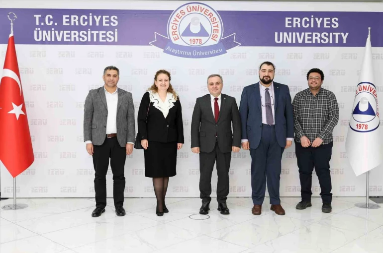 ERÜ’de ’Uzay Radyasyonunda Hayatta Kalmak’ konulu konferans düzenlendi