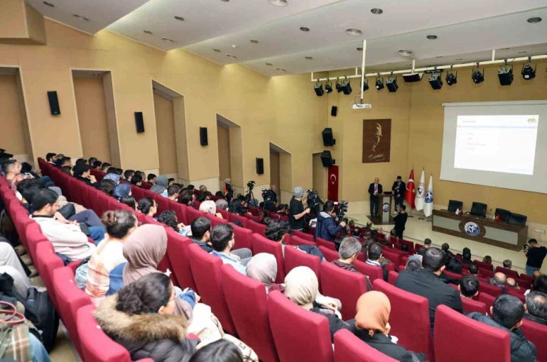 ERÜ’de "Yapay Zekanın ABC’si: Yapay Arı Koloni Algoritması" Çalıştayı düzenlendi