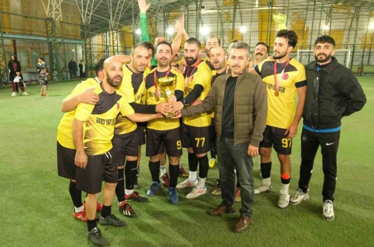 Erzincan Belediyesi Birimler Arası Halı Saha Futbol Turnuvası sona erdi