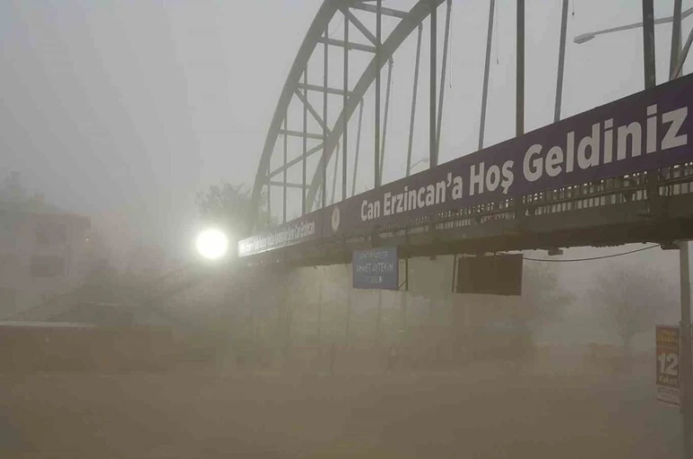 Erzincan güne sisle uyandı 