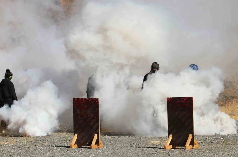 Erzincan polisi hedefi 12’den vuruyor