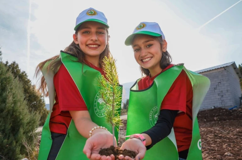 Erzincan’da 14 bin fidan toprakla buluştu