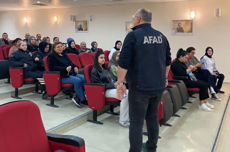 Erzincan’da afet bilinci eğitimleri sürüyor 