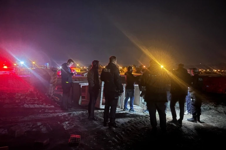 Erzincan’da araç yangınında yanan kişi hayatını kaybetti 