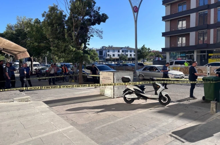 Erzincan’da bıçaklı ve sopalı kavga: 3 yaralı 