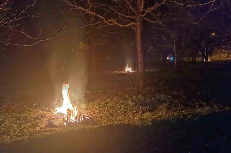 Erzincan’da don nöbeti: Üreticiler sabaha kadar ateş yaktı 