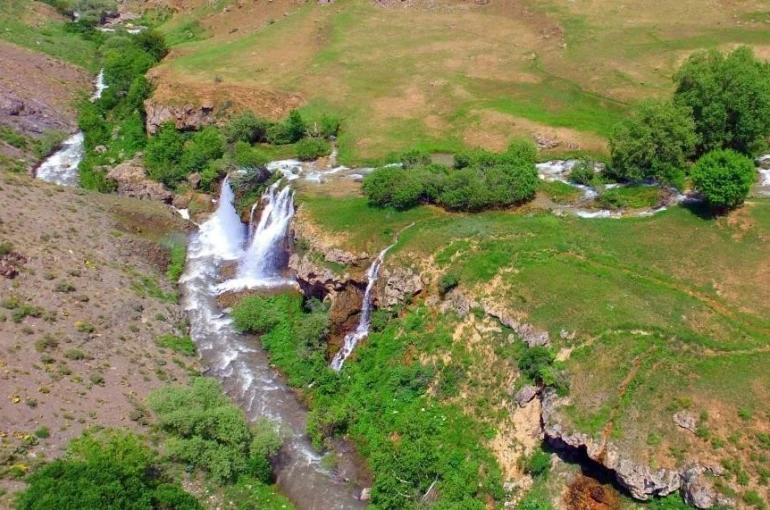 Erzincan’da Konarlı Şelalesi doğal güzelliğiyle ziyaretçilerini bekliyor 