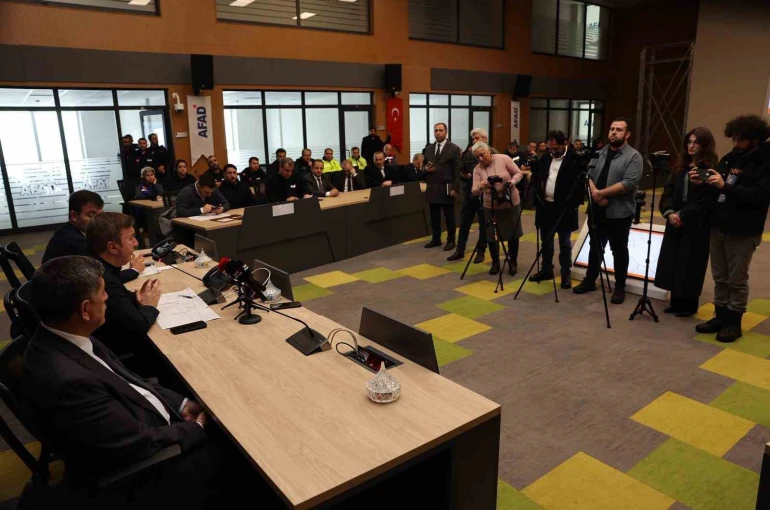 Erzincan’da mahsur kalan 39 kişi kurtarıldı 