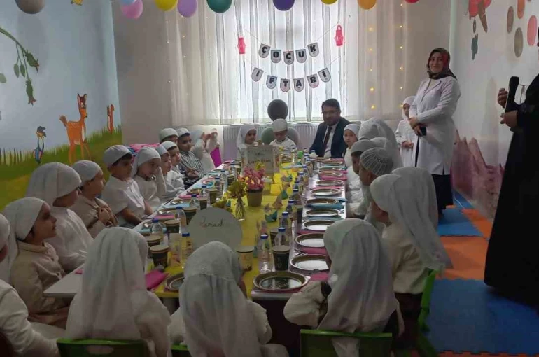 Erzincan’da minikler "Tekne Orucu" heyecanı yaşadı 