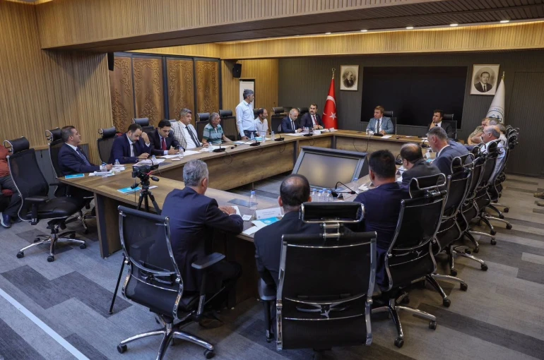 Erzincan’da muhtarlarla istişare toplantısı: Talepler tek tek dinlendi 