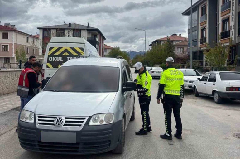 Erzincan’da okul çevrelerinde güvenlik uygulaması gerçekleştirildi 