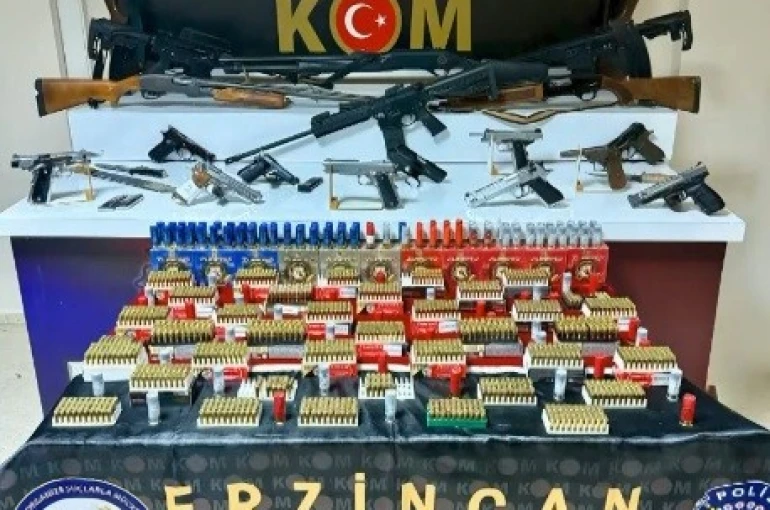 Erzincan’da silah operasyonu; 13 şüpheli yakalandı, 11 tabanca, 8 tüfek ele geçirildi 