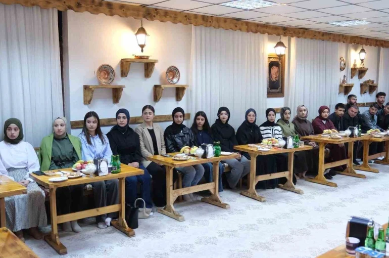 Erzincan’da Yıldırım gençlerle bir araya geldi 