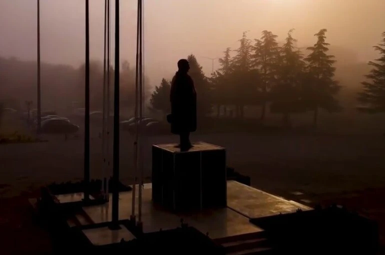 Erzincan’ı sis kapladı: Görüş mesafesi 20 metreye düştü 