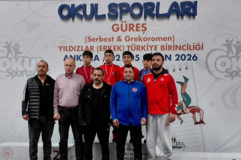 Erzincanlı güreşçi Türkiye üçüncüsü oldu 