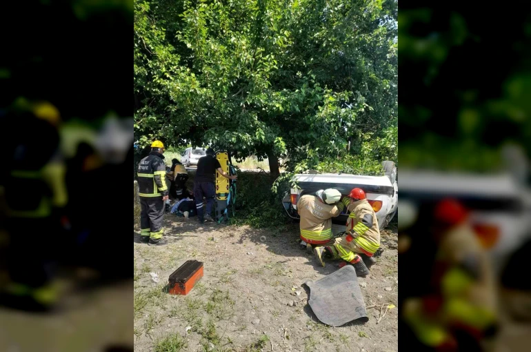 Erzin’de otomobil takla attı: 3 yaralı