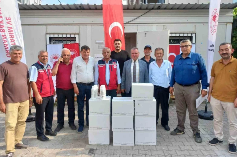 Erzin’de turunçgil üreticilerine portakal yağı desteği