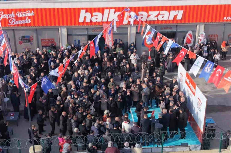 Erzurum Büyükşehir Belediyesi Halk Pazarı’nın dokuzuncu şubesini açtı 