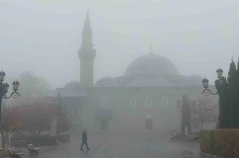 Erzurum güne sisle uyandı