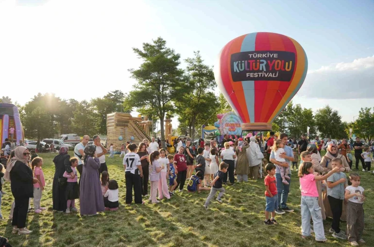 Erzurum Kültür Yolu Festivali’nde sanatın inceliklerinden şehrin hafızasına