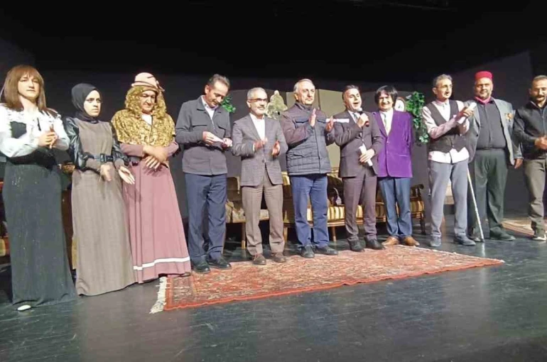 Erzurum Şehir Tiyatrosu, ‘Kılıbık Hayrullah’ oyunu ile Türkiye turnesine çıkıyor 