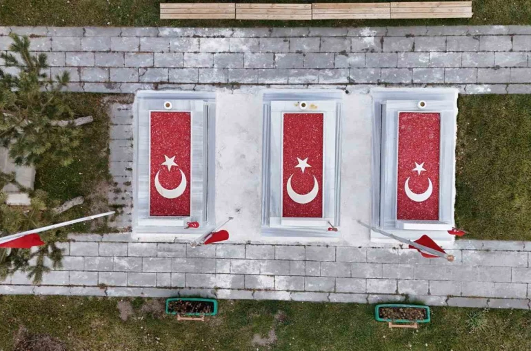 Erzurum Valiliği’nden şehitliklere anlamlı dokunuşlar 