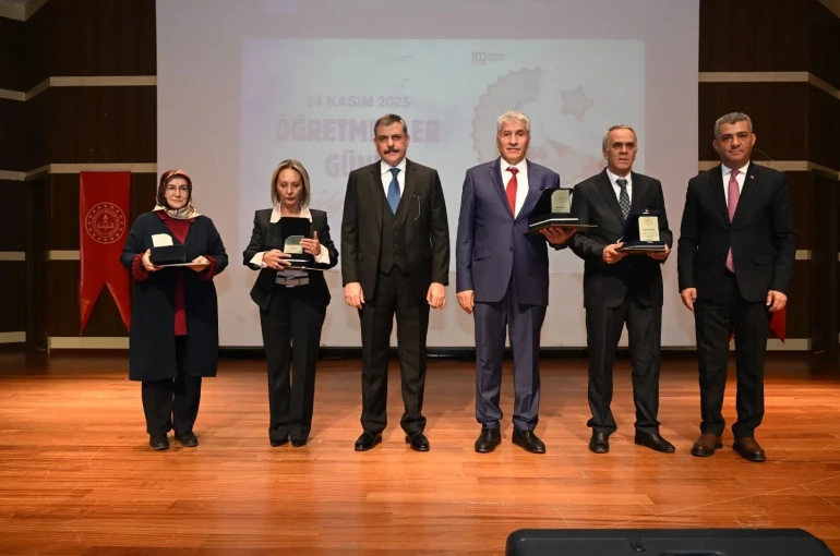 Erzurum’da 24 Kasım Öğretmenler Günü kutlaması