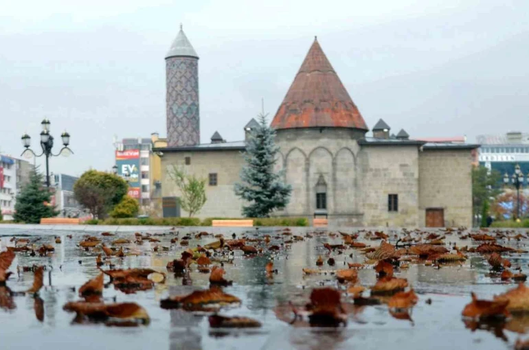 Erzurum’da kuvvetli rüzgar uyarısı 
