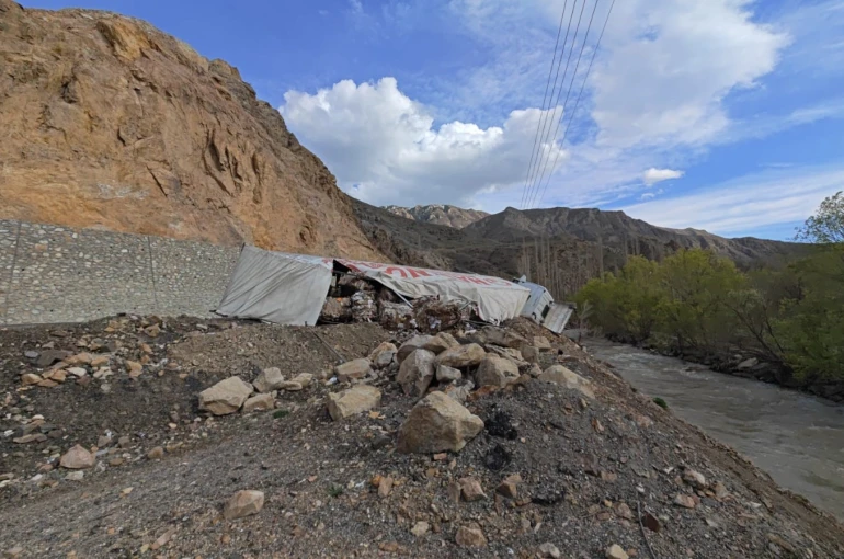Erzurum’da "Ölüm Virajı"nda yine kaza: Facianın eşiğinden dönüldü 