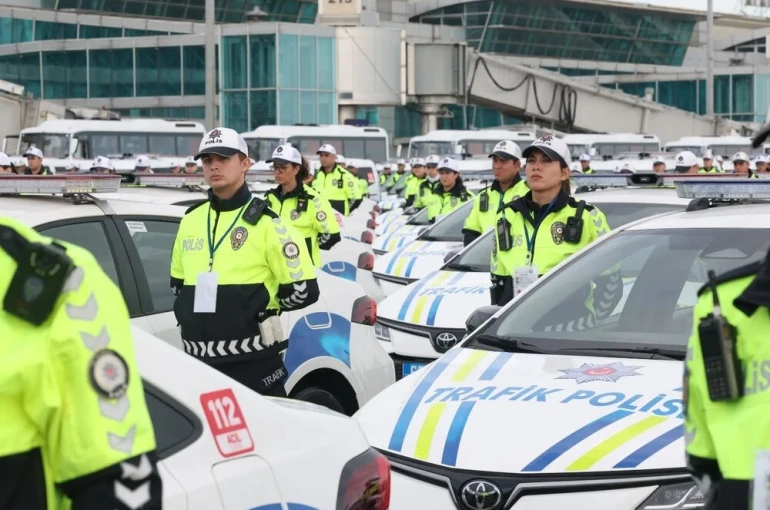 Erzurum’da polis ve jandarmaya 74 araç takviyesi
