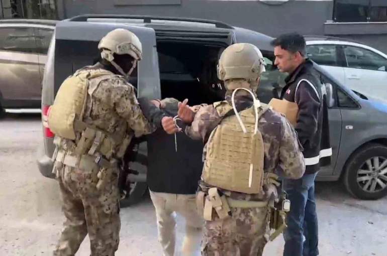 Erzurum’da polisten tefecilere şafak operasyonu: 3 tutuklama 