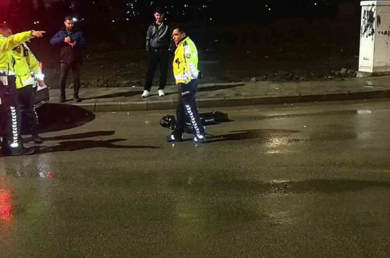 Erzurum’da scooter sürücüsüne araç çarptı: 1 yaralı 