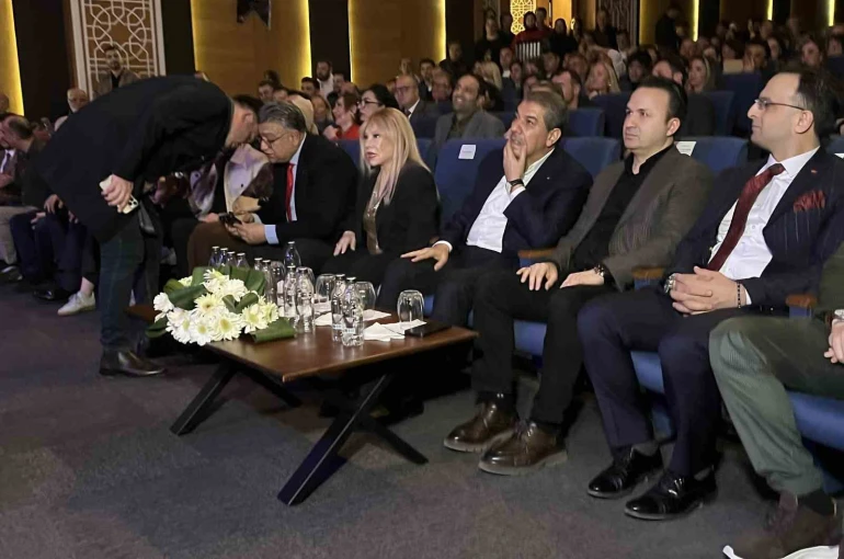 Esenler’de "5. Radyonun Yıldızları" ödülleri sahiplerini buldu