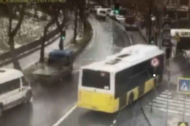 Esenler’de otoparka dalan İETT otobüsünün altında kalmaktan son anda kurtuldu 